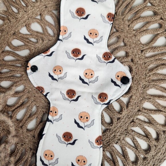 Set of 3 Heavy Cloth Pads for Periods, Reusable Organic Pads for Healthy Living - Picture 3 of 4